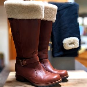 UGG 👢 Australia Langley Boots 5608 IOB Leather with Genuine Sheepskin. Size 7.5